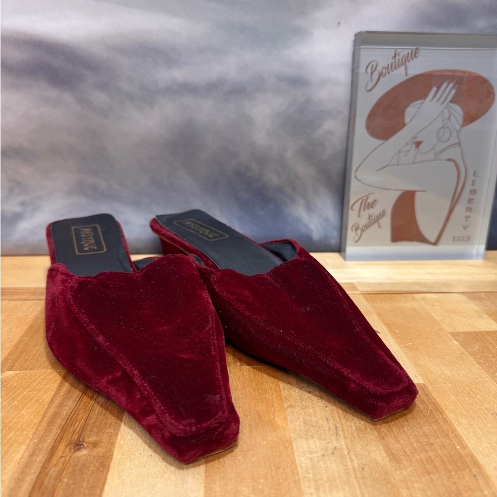 Mystique Burgundy Velvet Mules 8 new have defects see all pictures